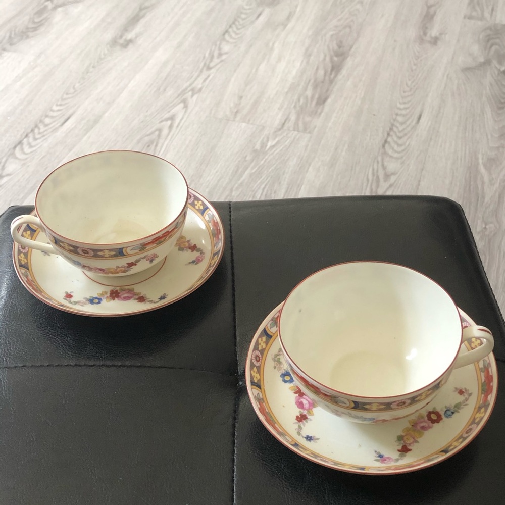 VINTAGE CHINA TEA SET, CUPS, SAUCERS, AND TEA POT.
